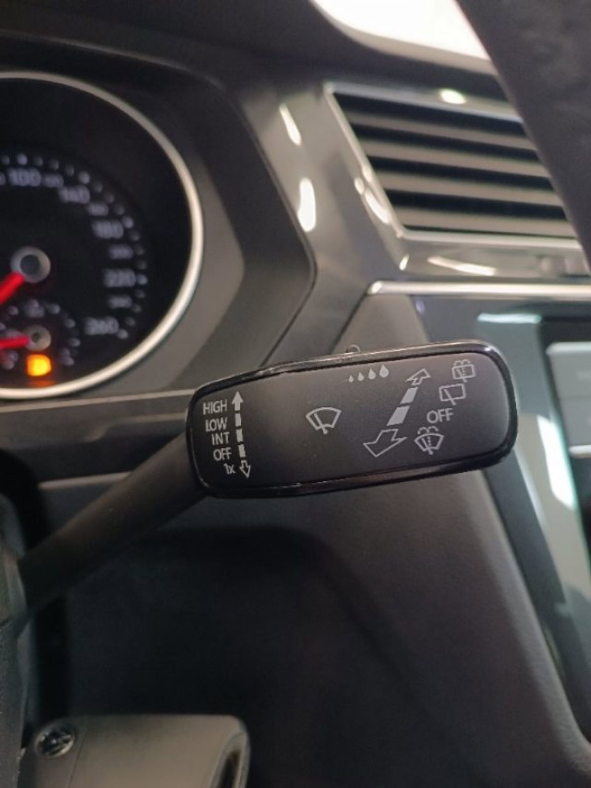Volkswagen Tiguan 2.0 TDI 150 CV SCR DSG 4MOTION Life (20)