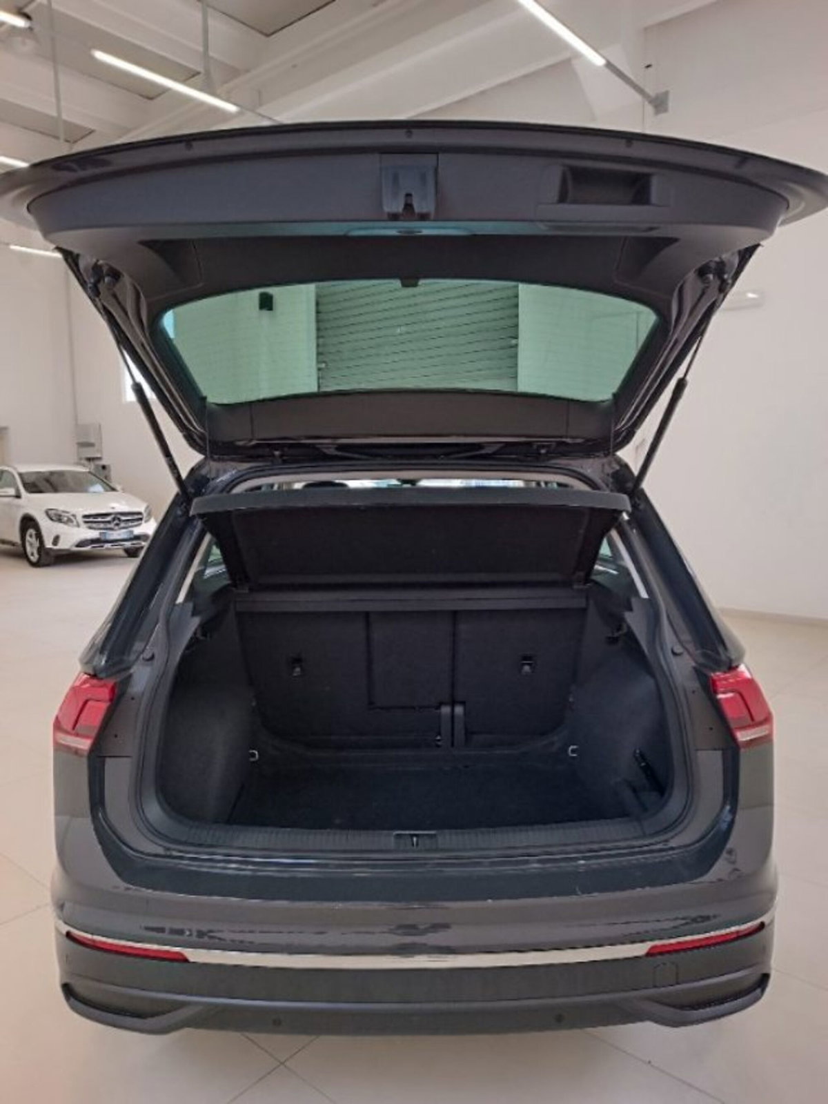 Volkswagen Tiguan 2.0 TDI 150 CV SCR DSG 4MOTION Life (6)