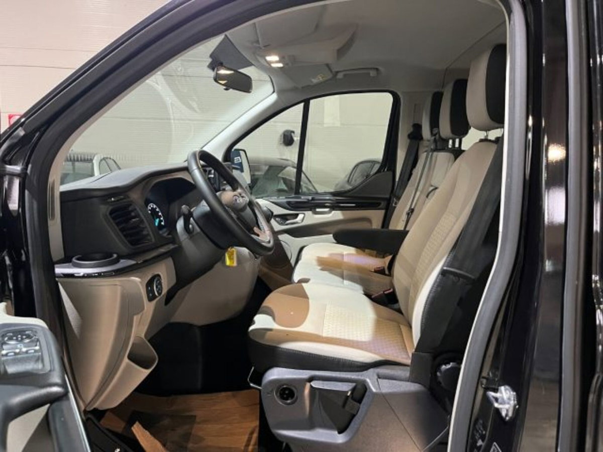 Ford Tourneo Custom 320 2.0 EcoBlue 150CV PL Titanium (10)