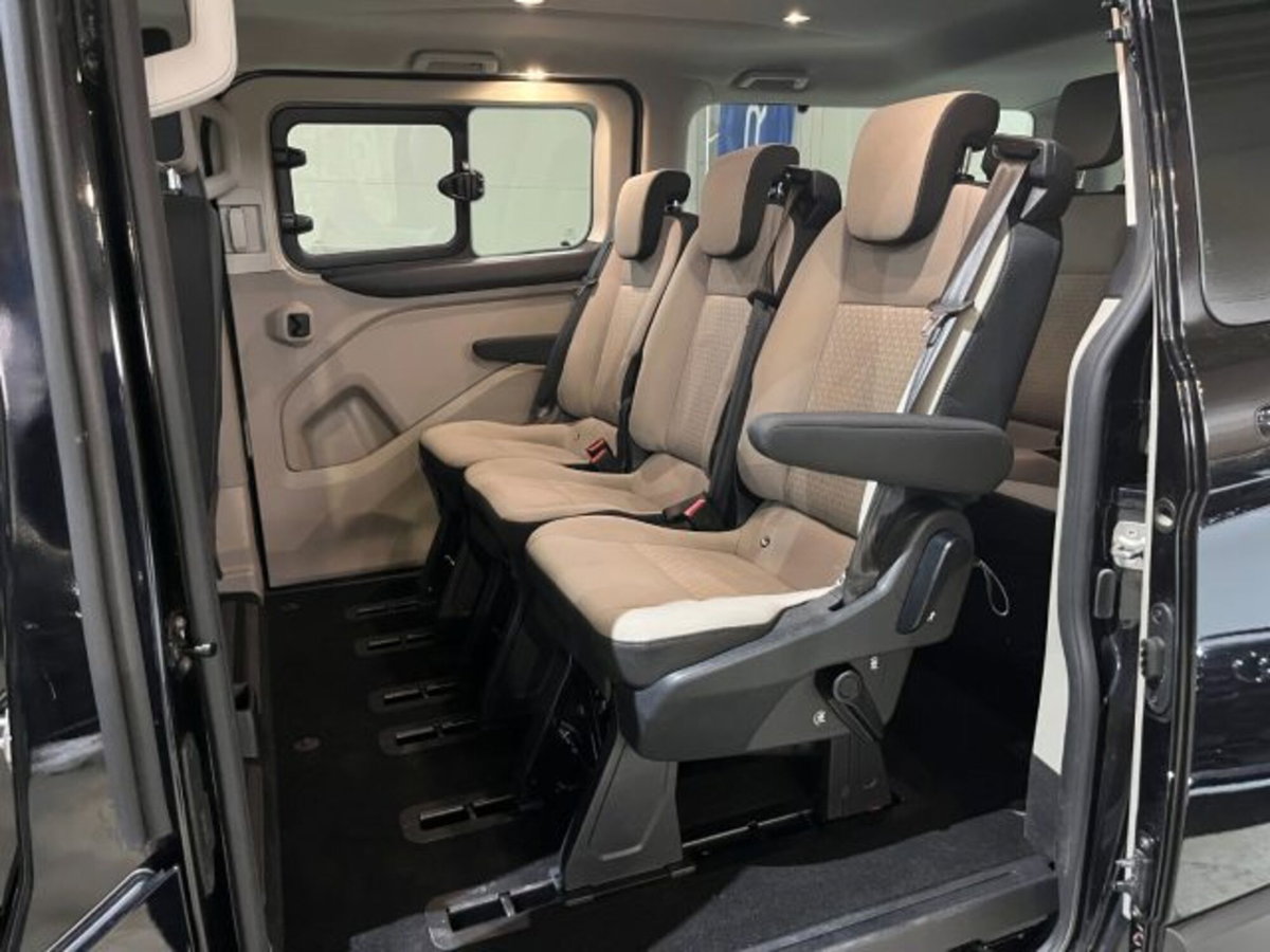 Ford Tourneo Custom 320 2.0 EcoBlue 150CV PL Titanium (11)