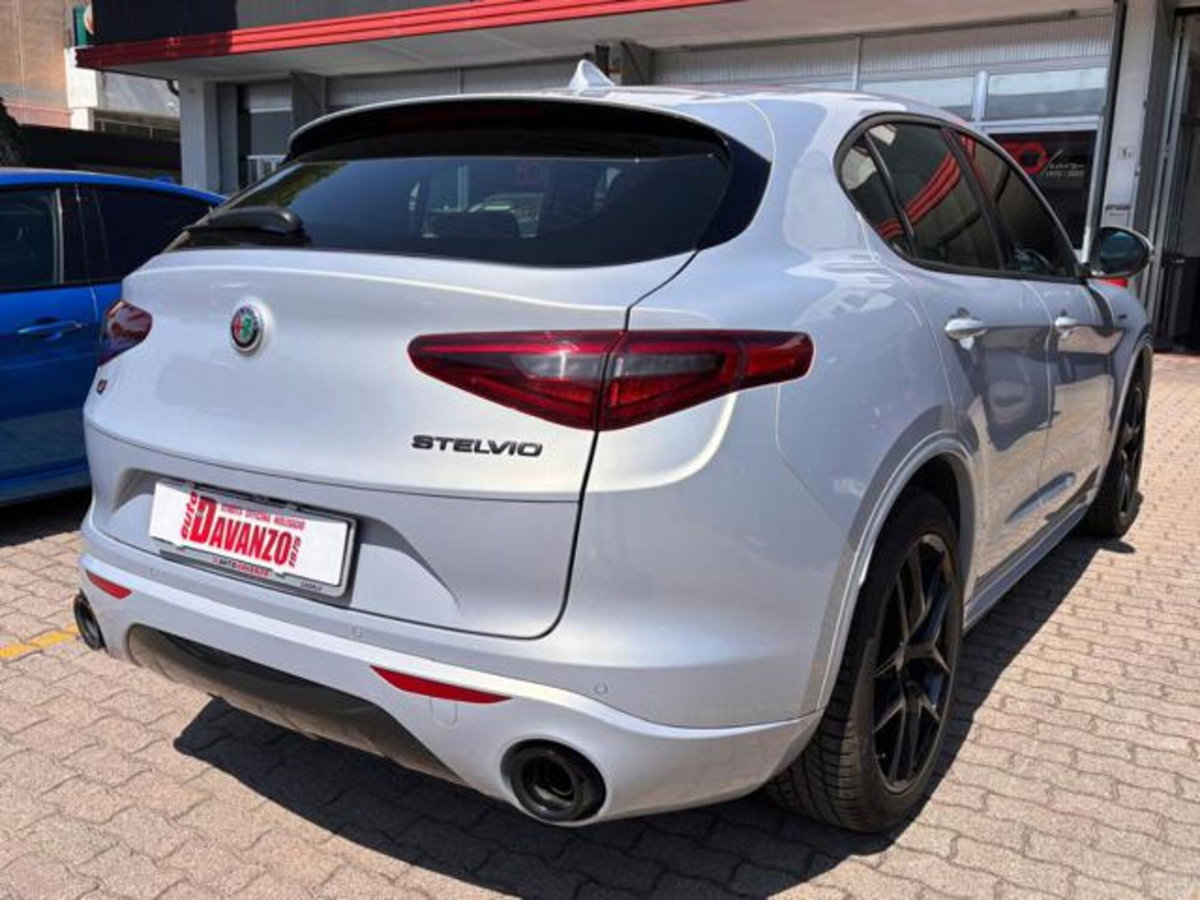 Alfa Romeo Stelvio Stelvio 2.0 Turbo 280 CV AT8 Q4 Veloce (16)