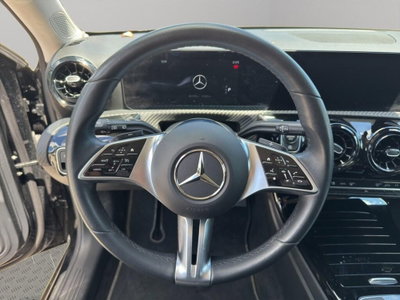 Mercedes-Benz Classe A 180 d Premium (10)