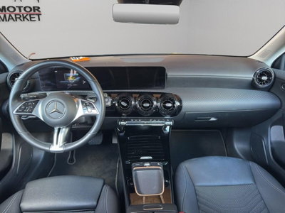 Mercedes-Benz Classe A 180 d Premium (14)
