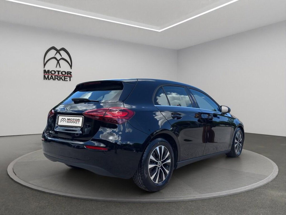 Mercedes-Benz Classe A 180 d Premium (7)