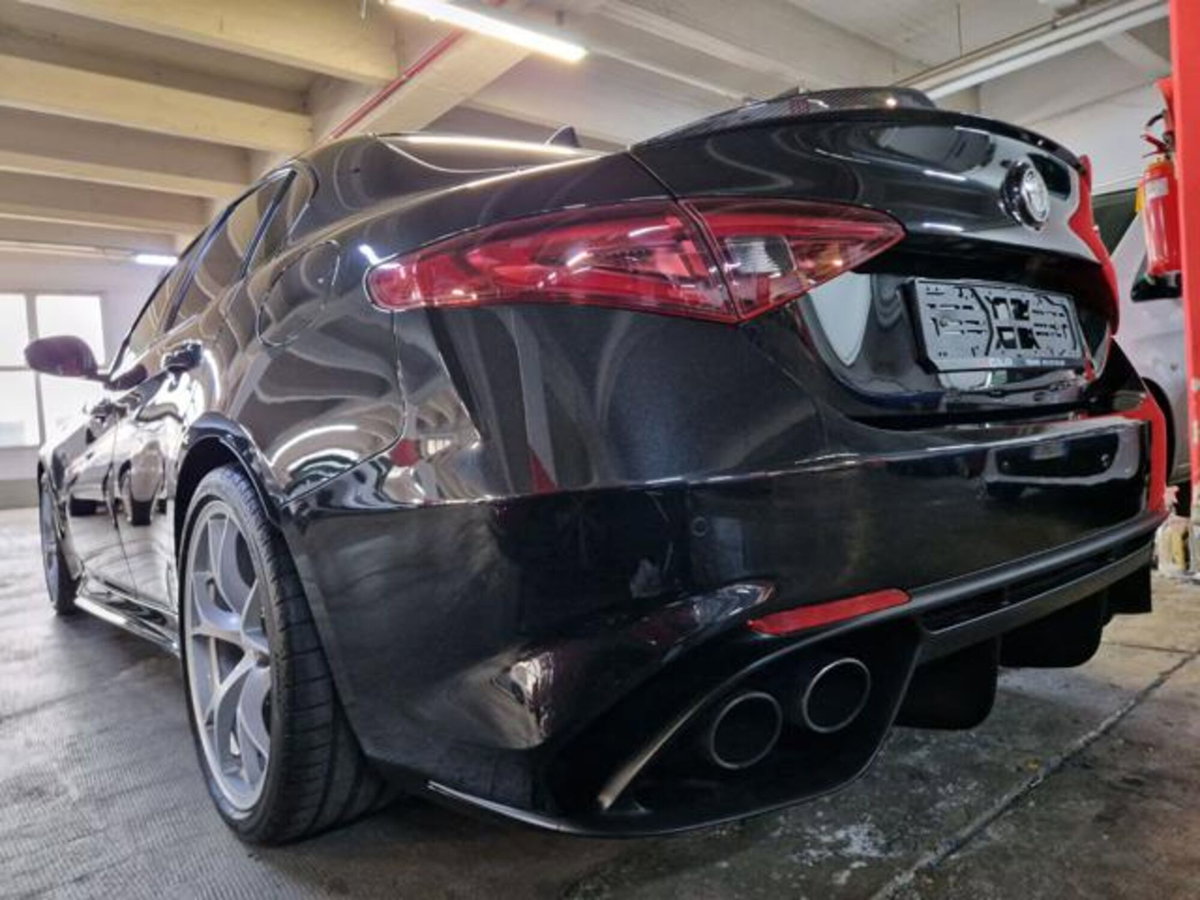 Alfa Romeo Giulia 2.9 T V6 Quadrifoglio (16)