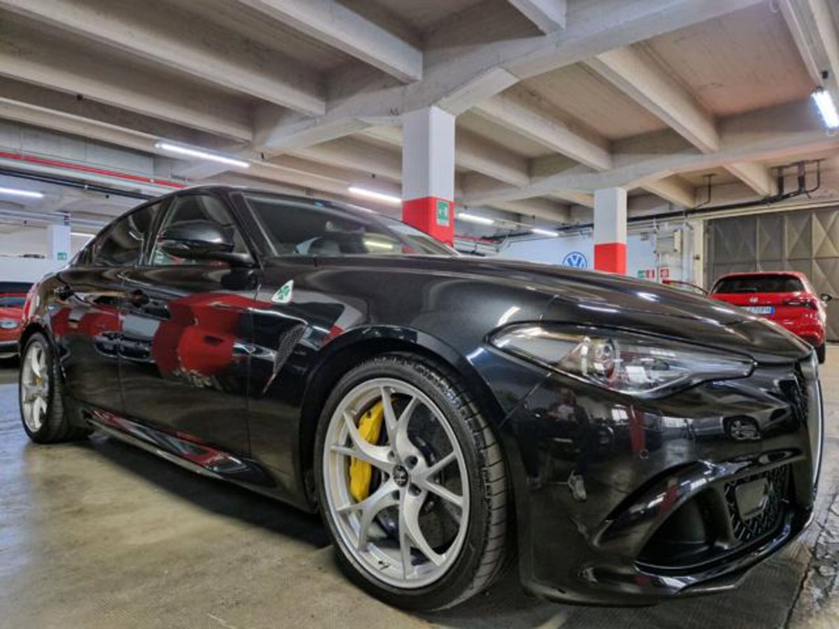 Alfa Romeo Giulia 2.9 T V6 Quadrifoglio (4)