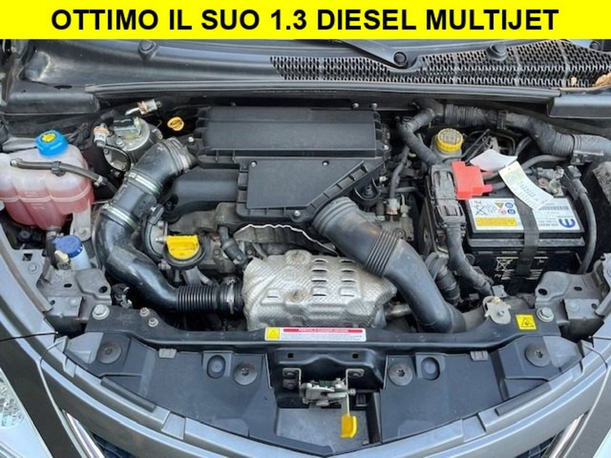 Lancia Ypsilon 1.3 MJT 16V 95 CV 5 porte S&S Black&Red (13)