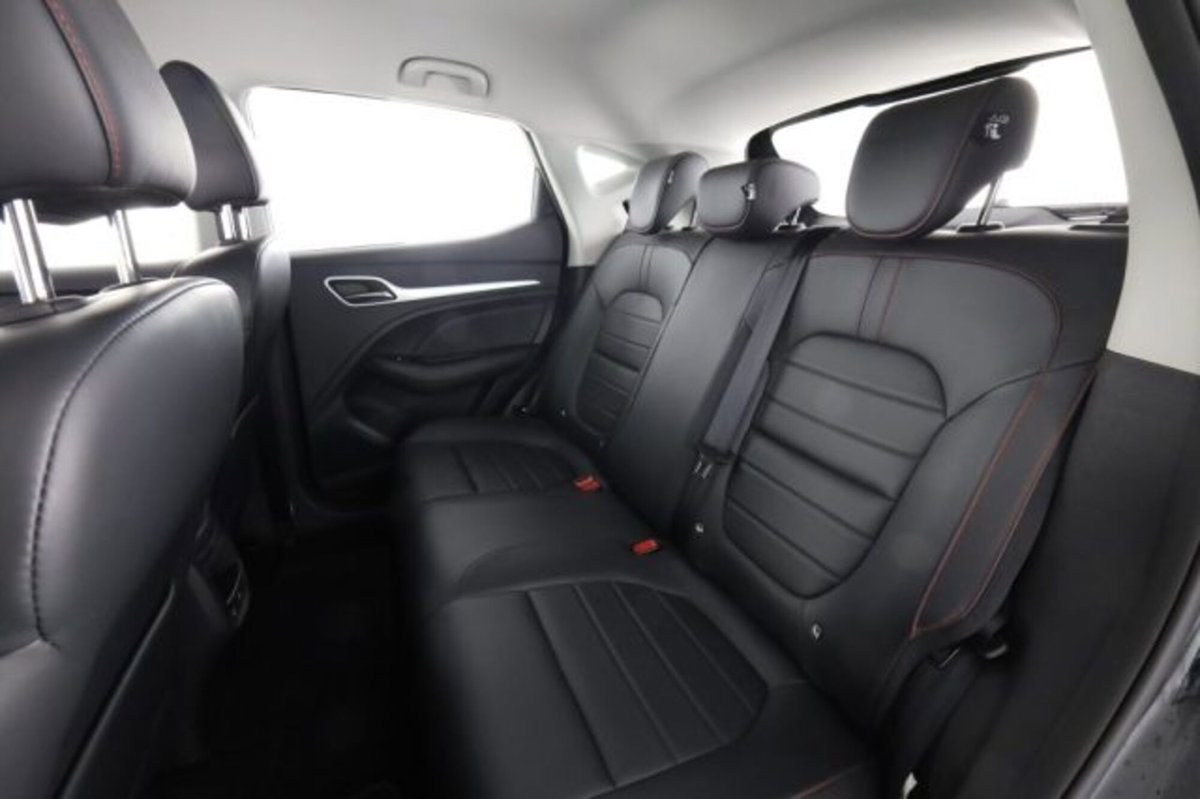 Mg ZS ZS 1.5 Luxury (2)