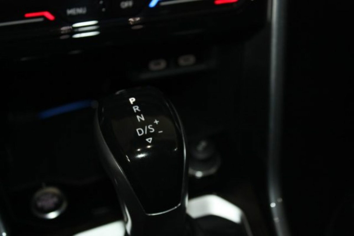 Volkswagen T-Roc 1.5 tsi Style dsg (16)