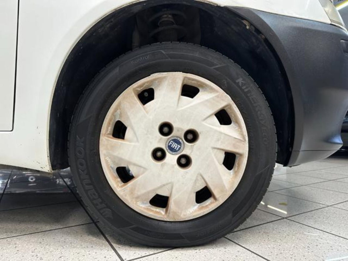 Fiat Punto 1.2i cat 3 porte Van (15)