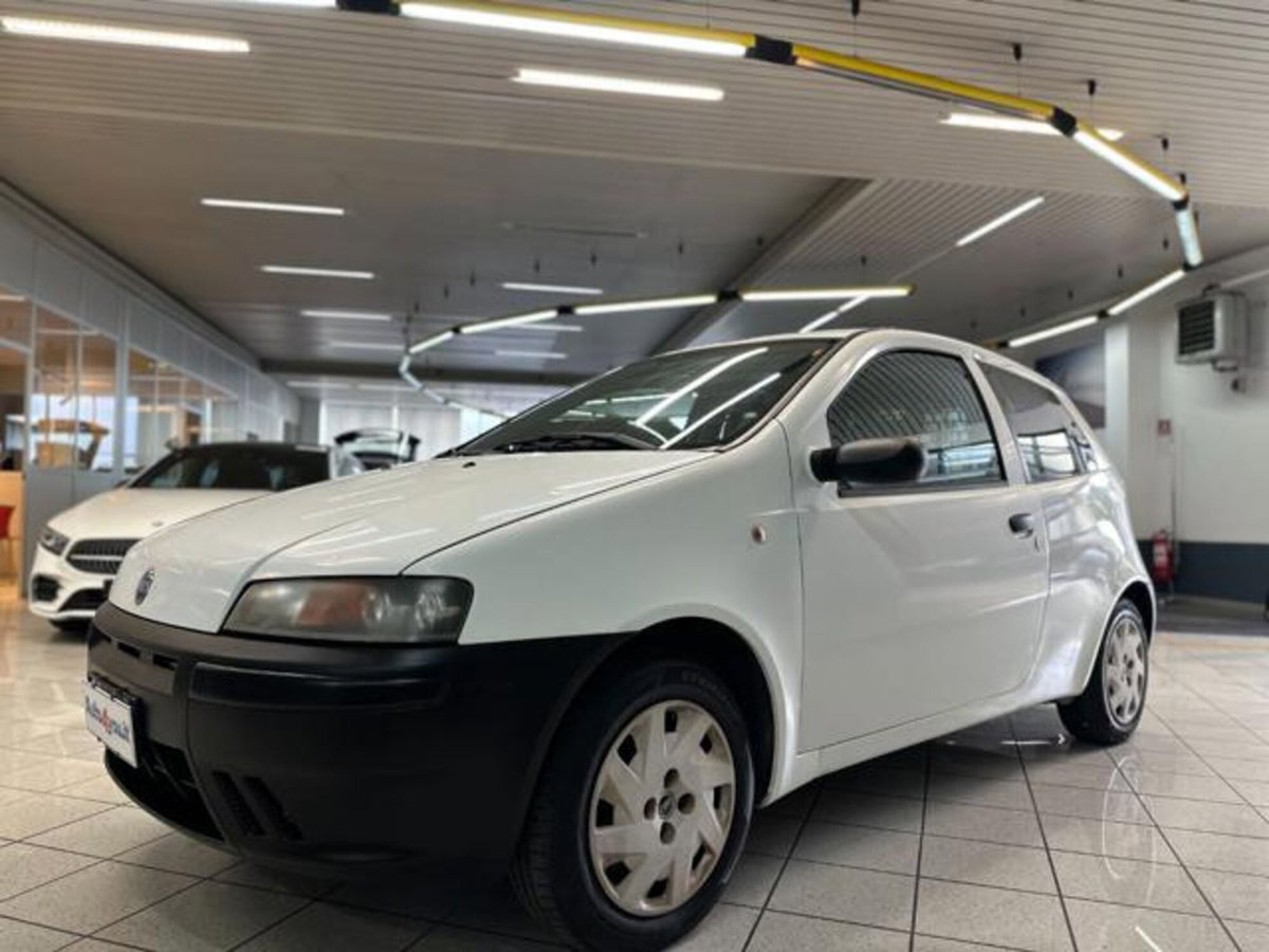 Fiat Punto 1.2i cat 3 porte Van (2)