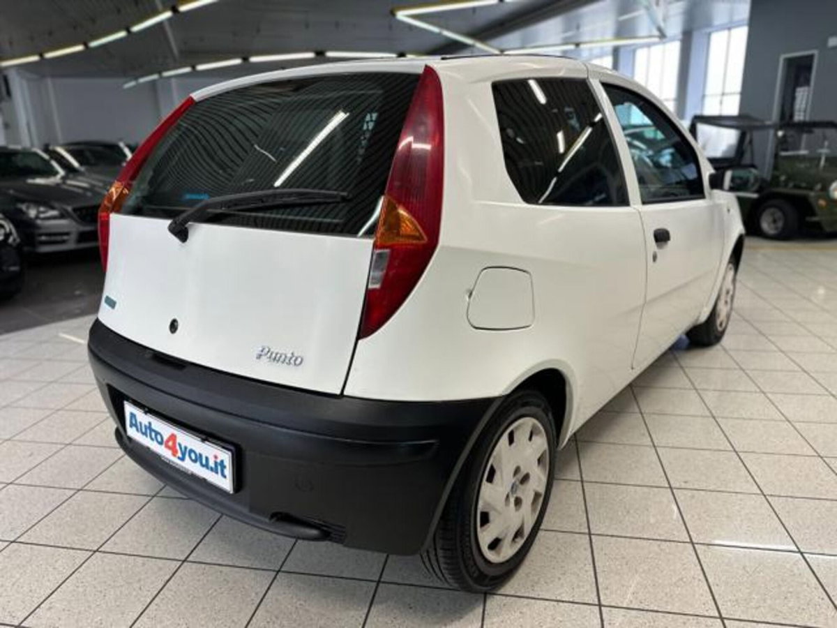 Fiat Punto 1.2i cat 3 porte Van (3)