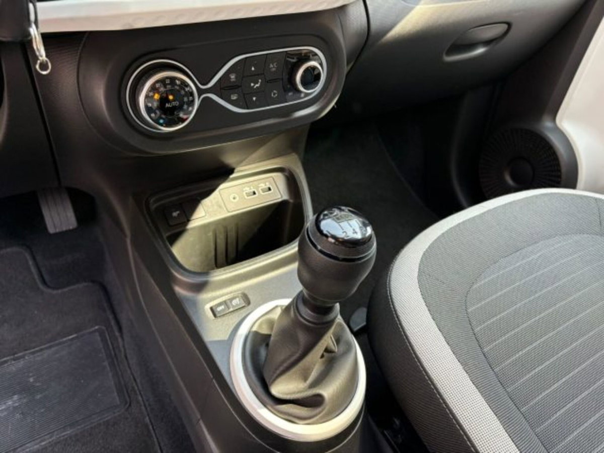 Renault Twingo 1.0 sce Equilibre 65cv (11)