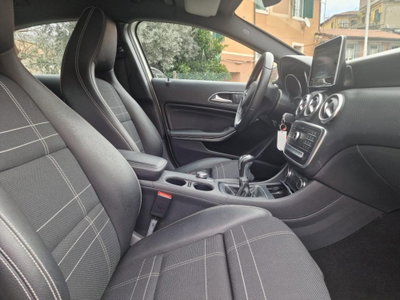 Mercedes-Benz Classe A 180 d Premium (11)