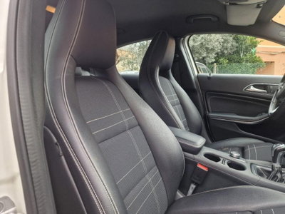 Mercedes-Benz Classe A 180 d Premium (14)