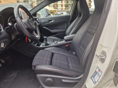 Mercedes-Benz Classe A 180 d Premium (13)