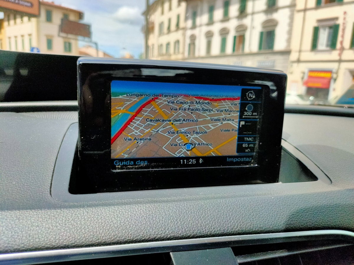 Audi Q3 2.0 TDI 150 CV quattro Business (12)