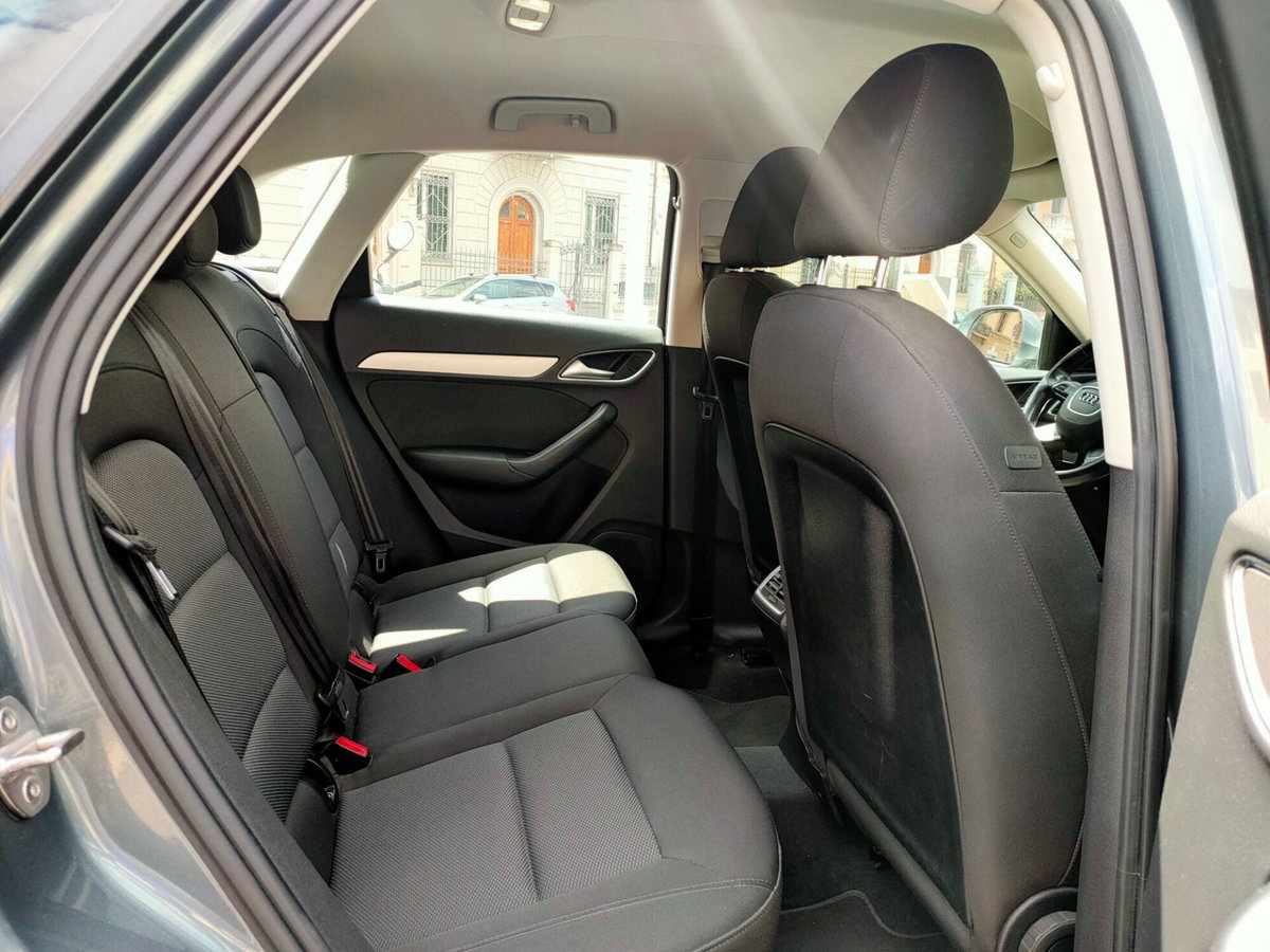 Audi Q3 2.0 TDI 150 CV quattro Business (18)