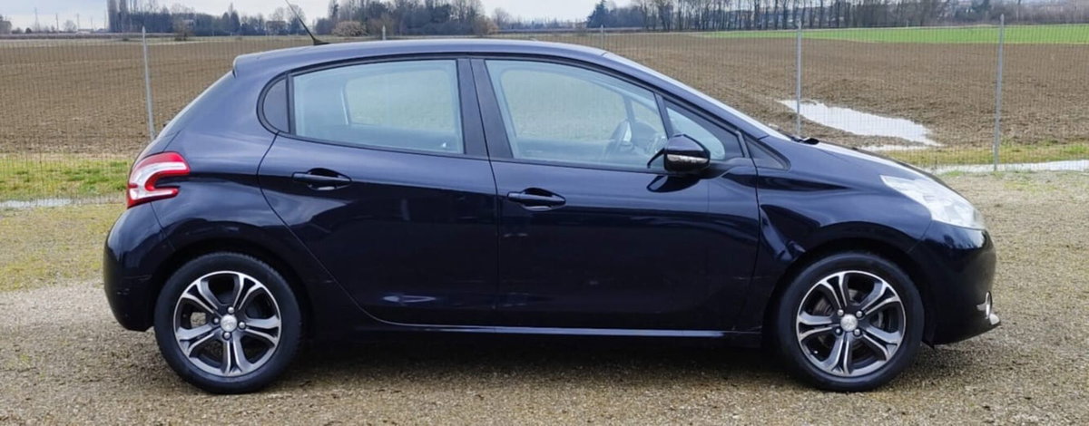 Peugeot 208 VTi 82 CV 5 porte Allure (13)