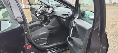 Peugeot 208 VTi 82 CV 5 porte Allure (7)