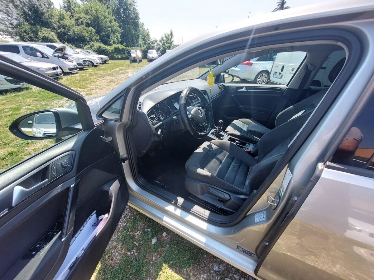 Volkswagen Golf 1.6 TDI 5p. Highline BlueMotion Technology (10)