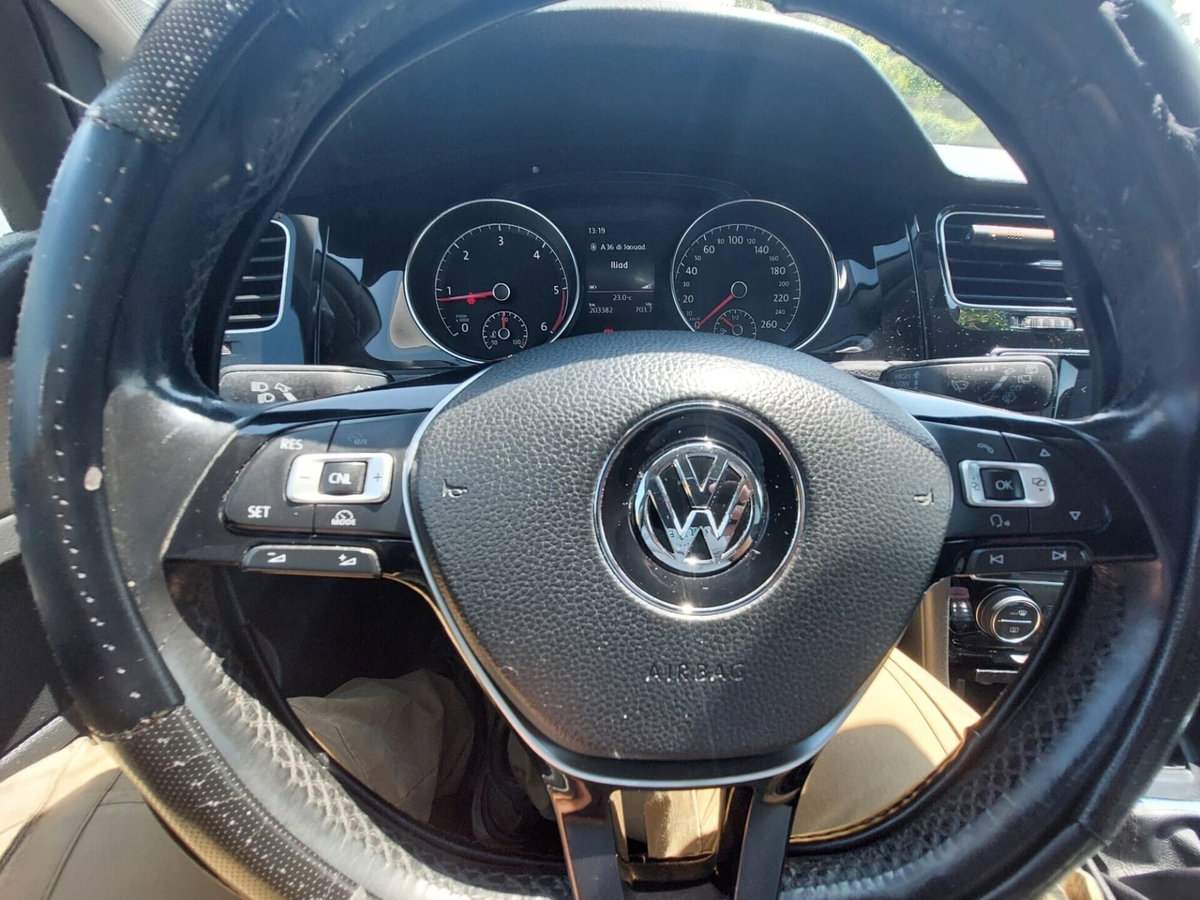Volkswagen Golf 1.6 TDI 5p. Highline BlueMotion Technology (11)