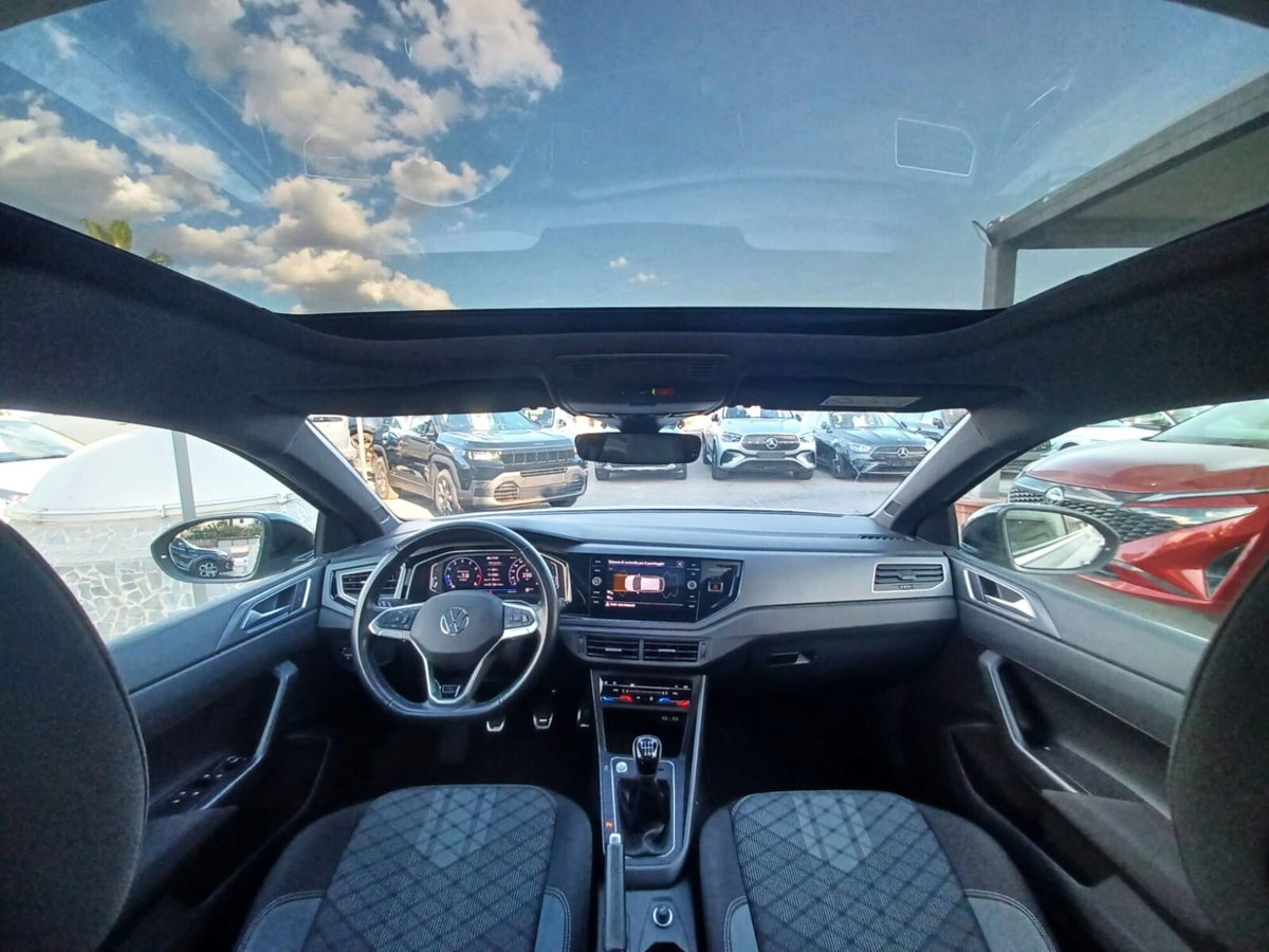 Volkswagen Taigo 1.0 TSI 110 CV DSG R-Line (10)
