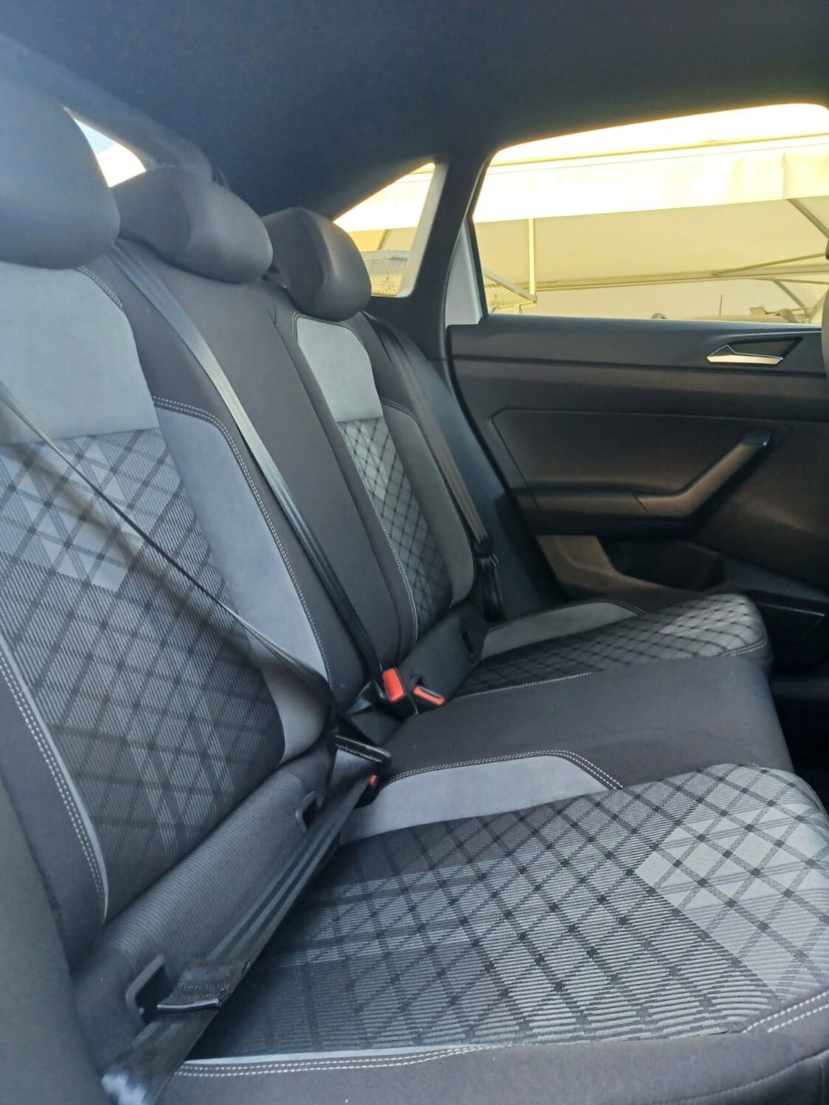 Volkswagen Taigo 1.0 TSI 110 CV DSG R-Line (12)