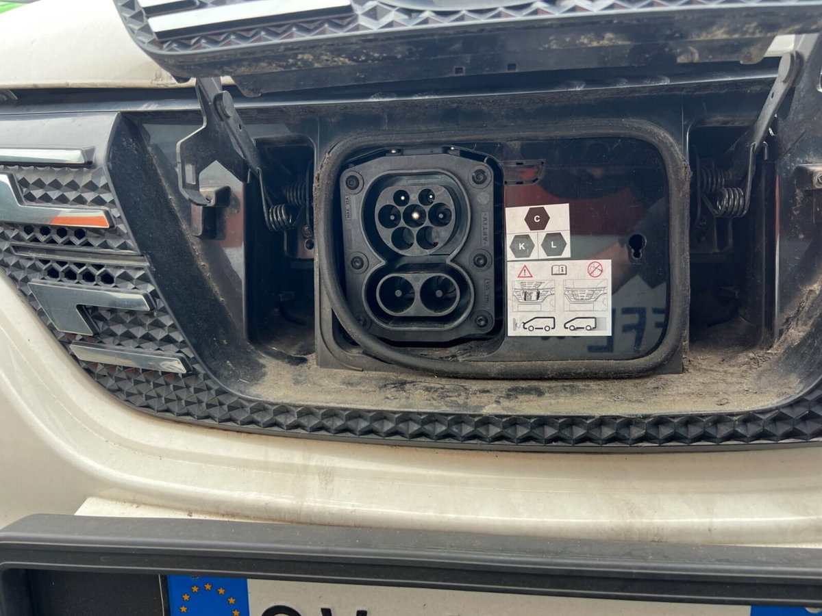 Dacia Spring Comfort Plus Electric 45 (10)