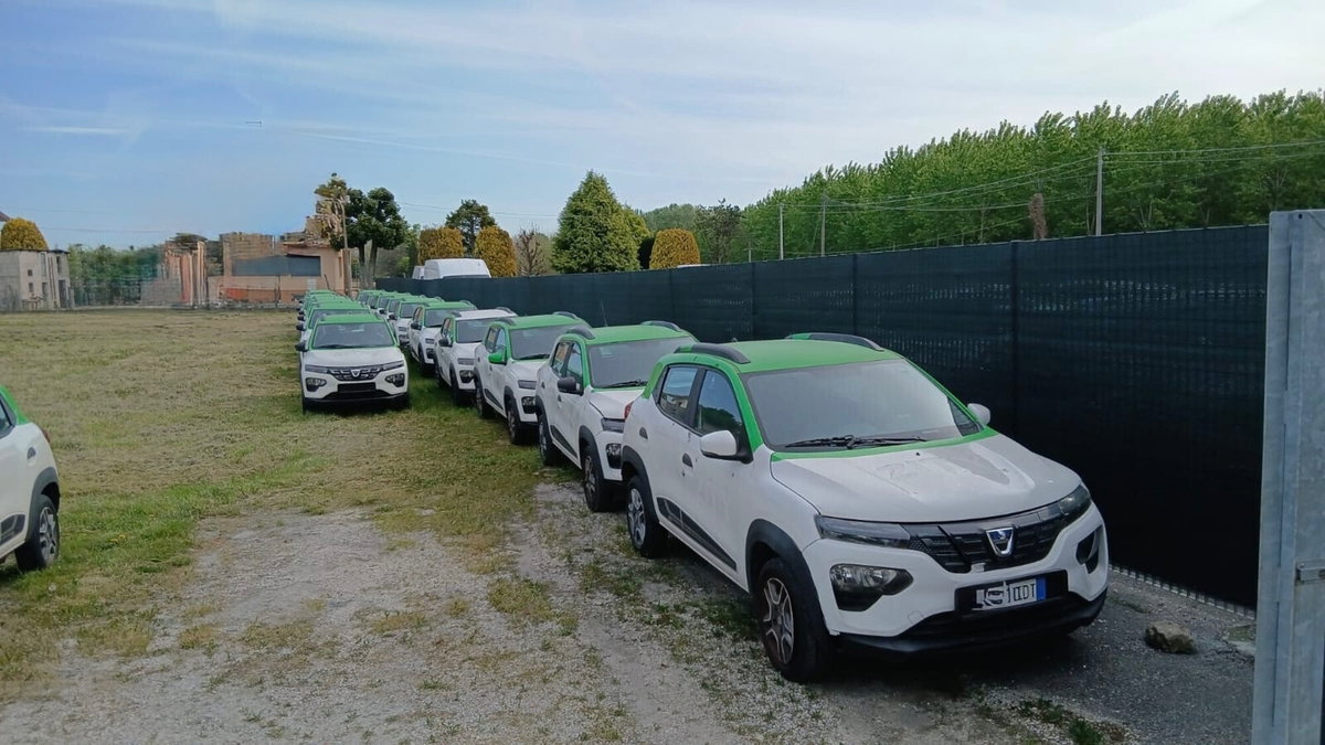Dacia Spring Comfort Plus Electric 45 (11)