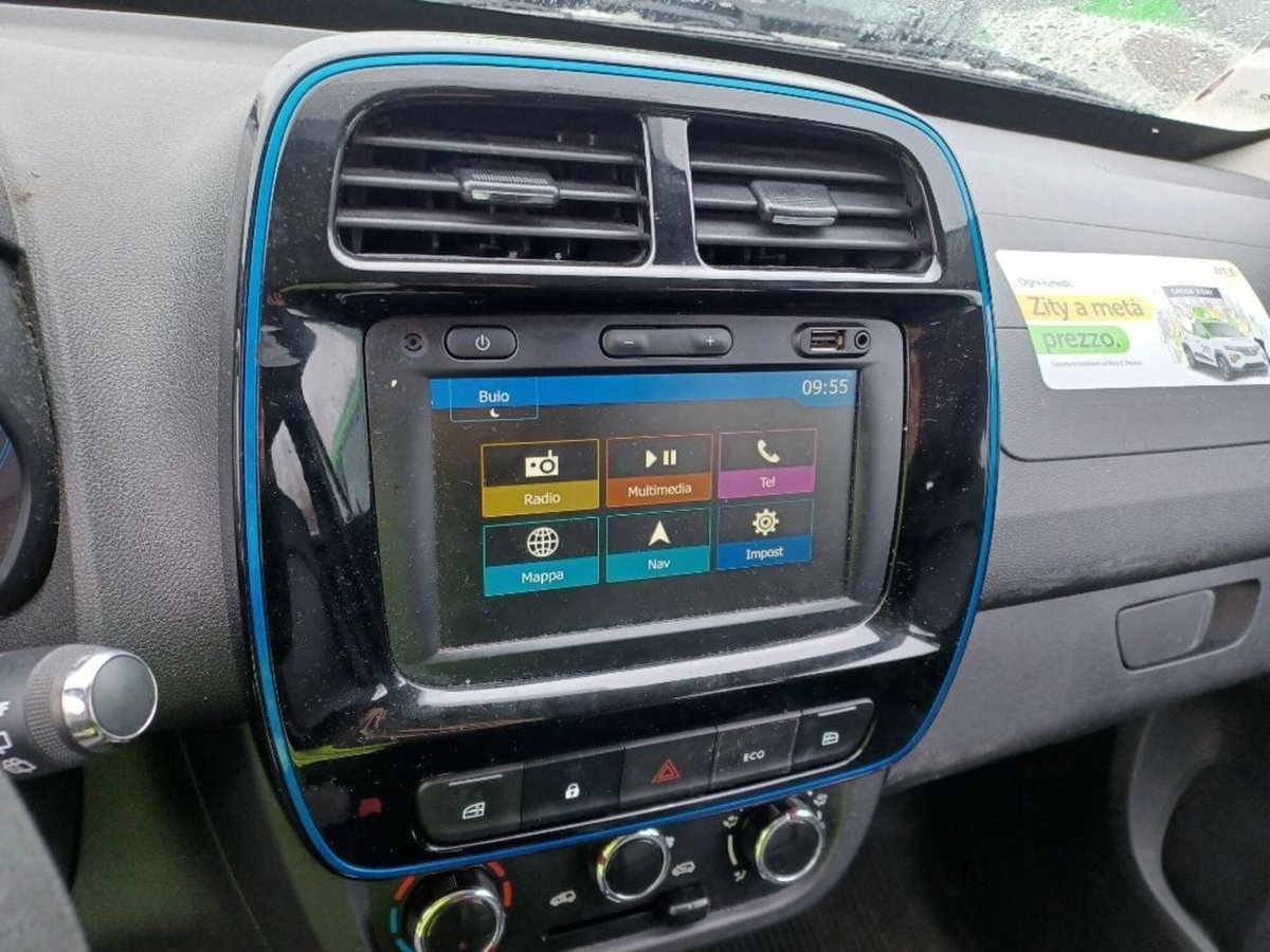 Dacia Spring Comfort Plus Electric 45 (2)