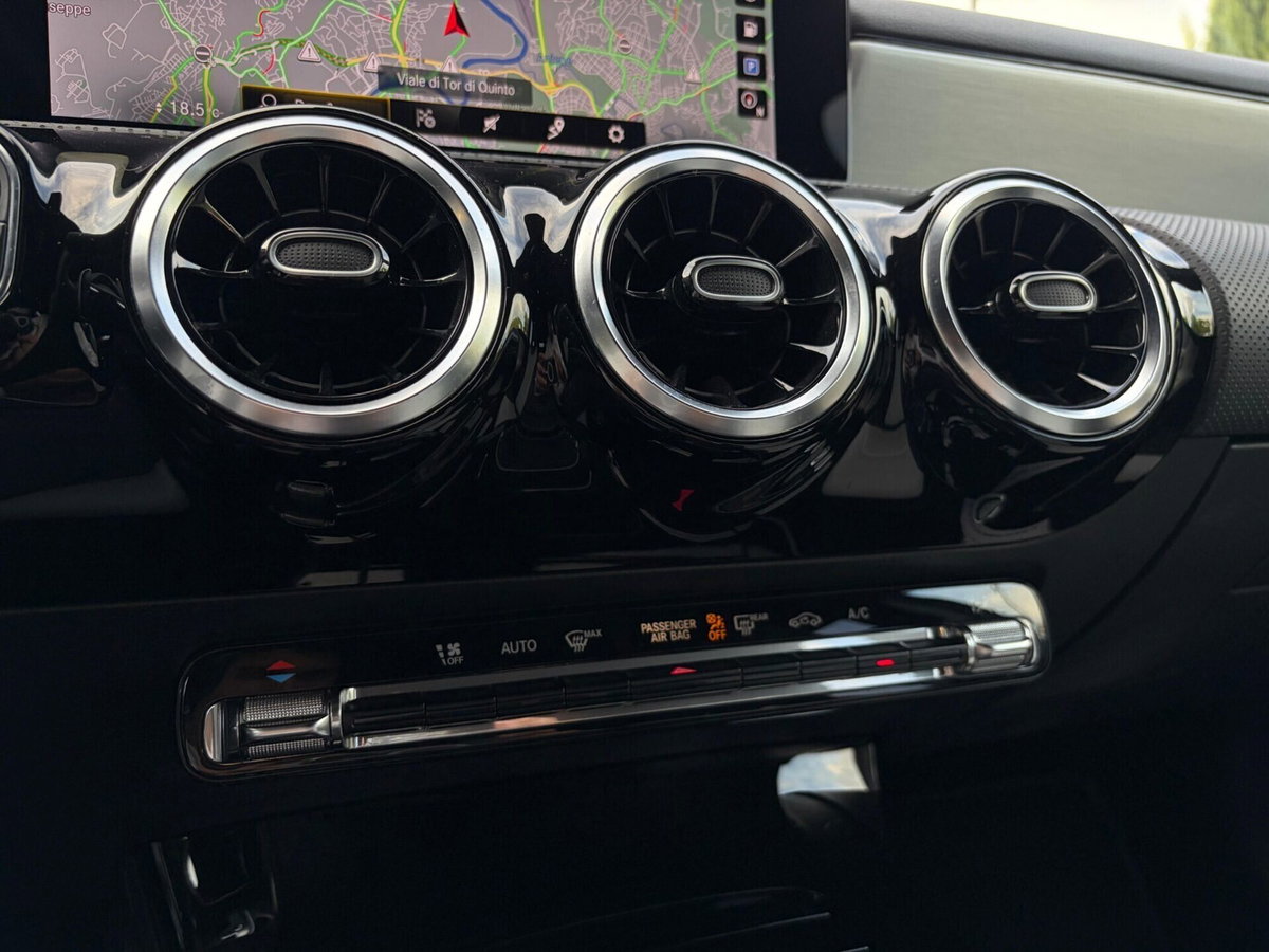 Mercedes-Benz Classe A 200 d Automatic Premium (12)