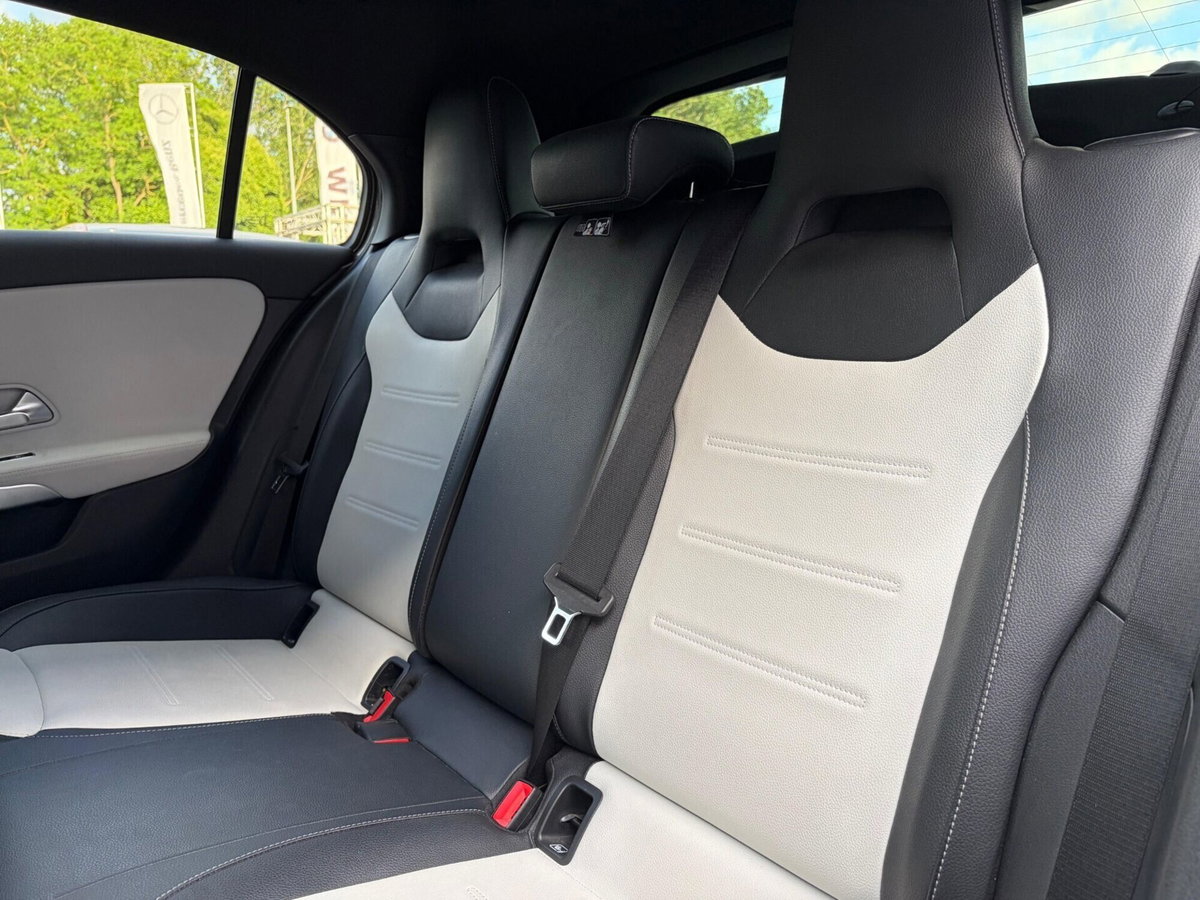 Mercedes-Benz Classe A 200 d Automatic Premium (15)