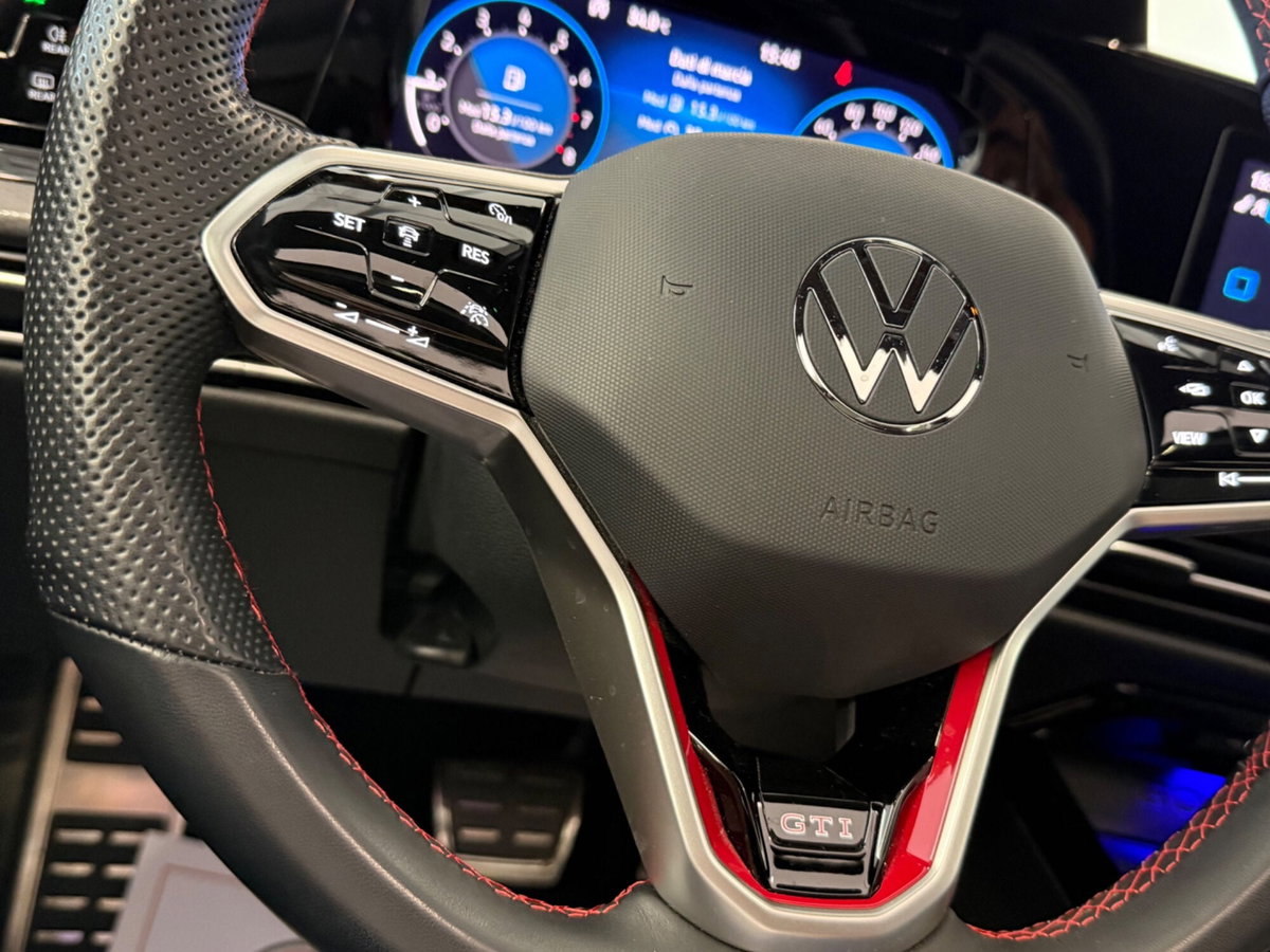 Volkswagen Golf 2.0 TSI GTI DSG (19)