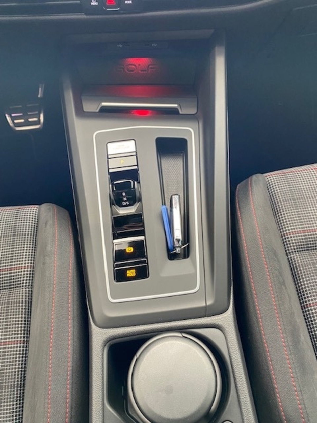 Volkswagen Golf 2.0 TSI GTI DSG (13)
