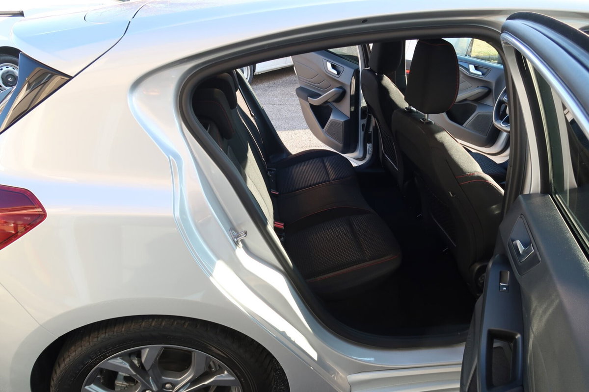 Ford Focus 1.5 EcoBlue 115 CV automatico 5p. ST-Line Style (12)
