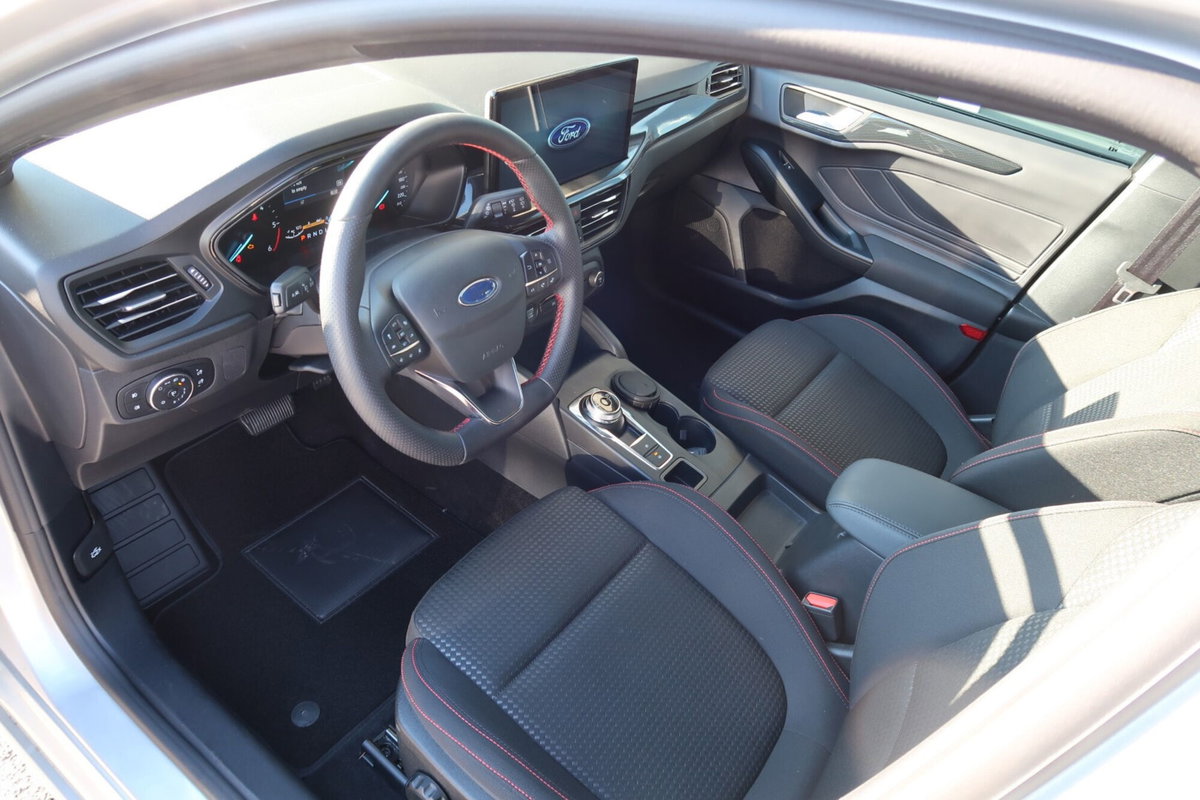Ford Focus 1.5 EcoBlue 115 CV automatico 5p. ST-Line Style (8)