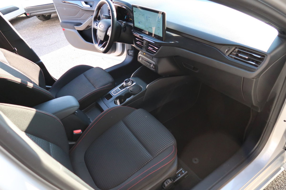 Ford Focus 1.5 EcoBlue 115 CV automatico 5p. ST-Line Style (9)