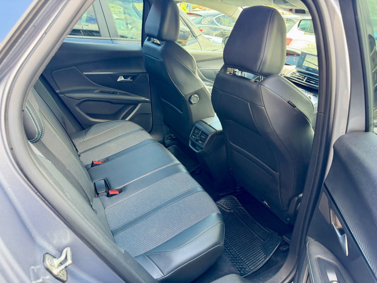 Peugeot 3008 BlueHDi 130 S&S Allure (10)