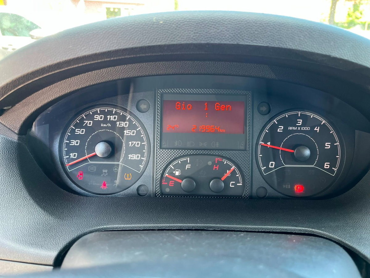 Peugeot Boxer Furgone 330 2.0 BlueHDi/130CV FAP PC-TN Combi Premium (11)