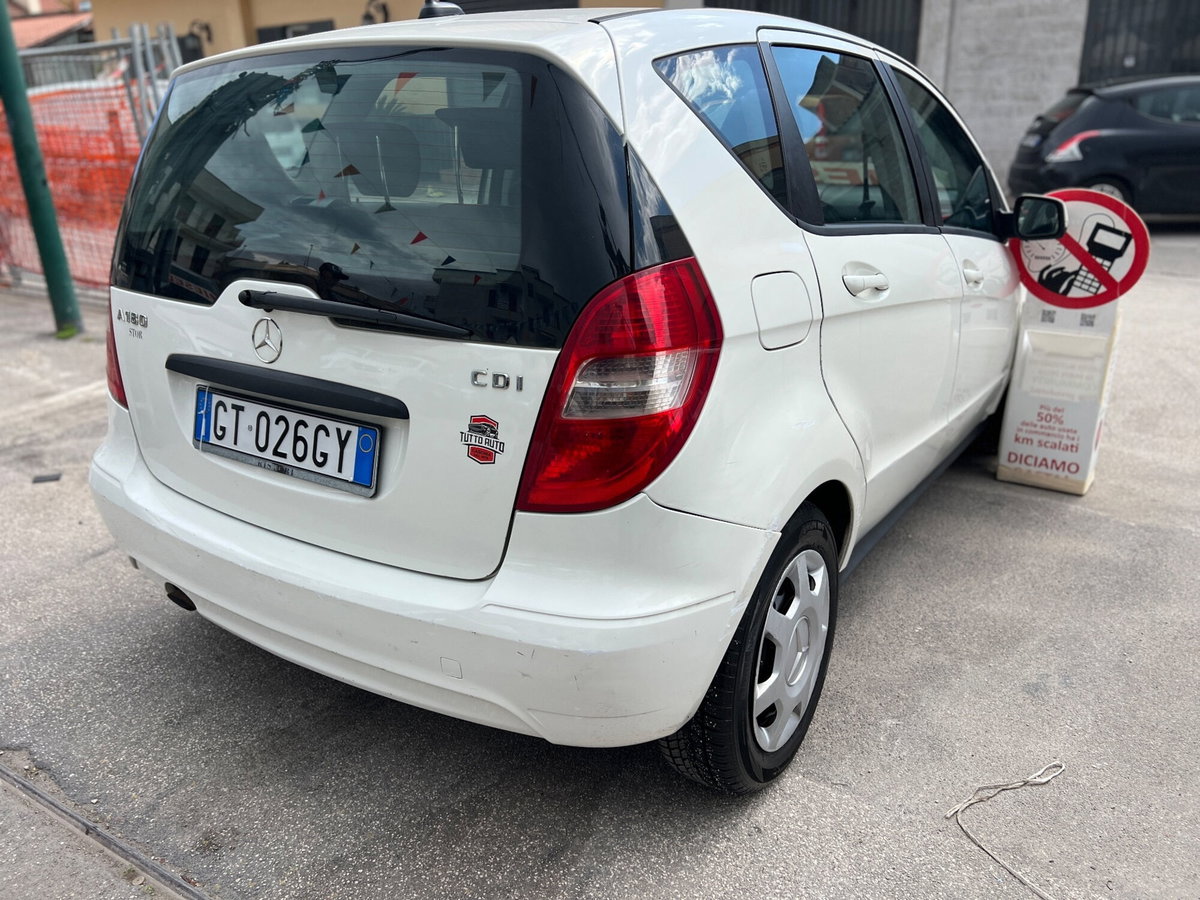 Mercedes-Benz Classe A 180 CDI Elegance (4)