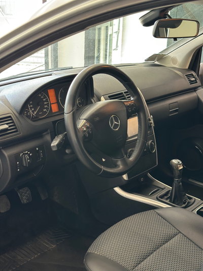 Mercedes-Benz Classe A 180 CDI Elegance (7)