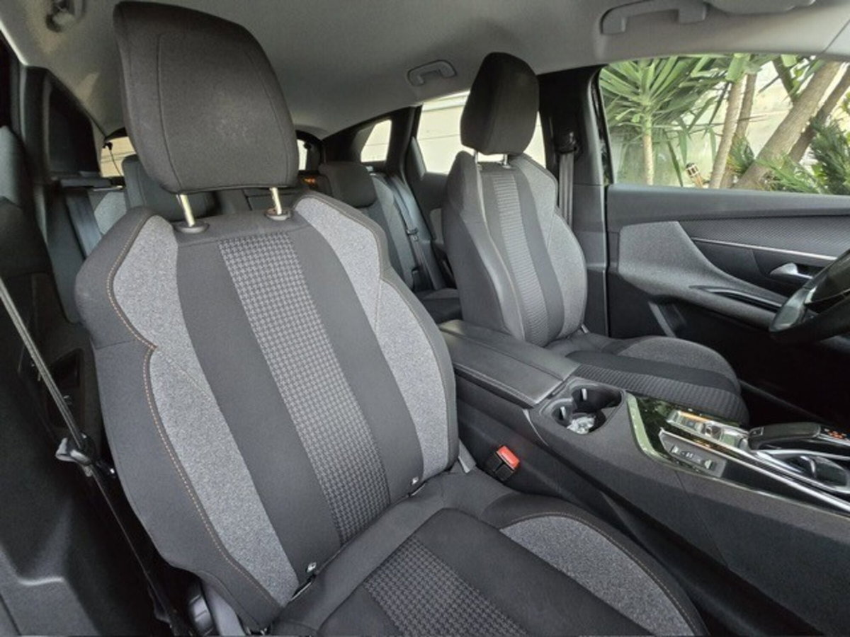 Peugeot 3008 BlueHDi 130 S&S EAT8 Active Pack (20)
