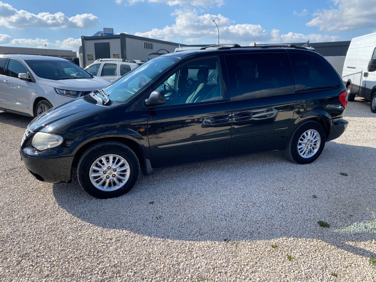 Chrysler Voyager 2.5 CRD cat LX Leather (2)