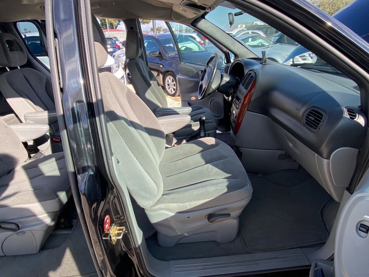 Chrysler Voyager 2.5 CRD cat LX Leather (20)