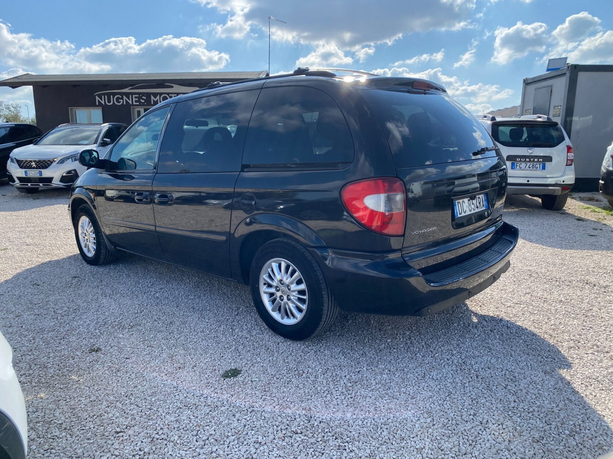 Chrysler Voyager 2.5 CRD cat LX Leather (3)