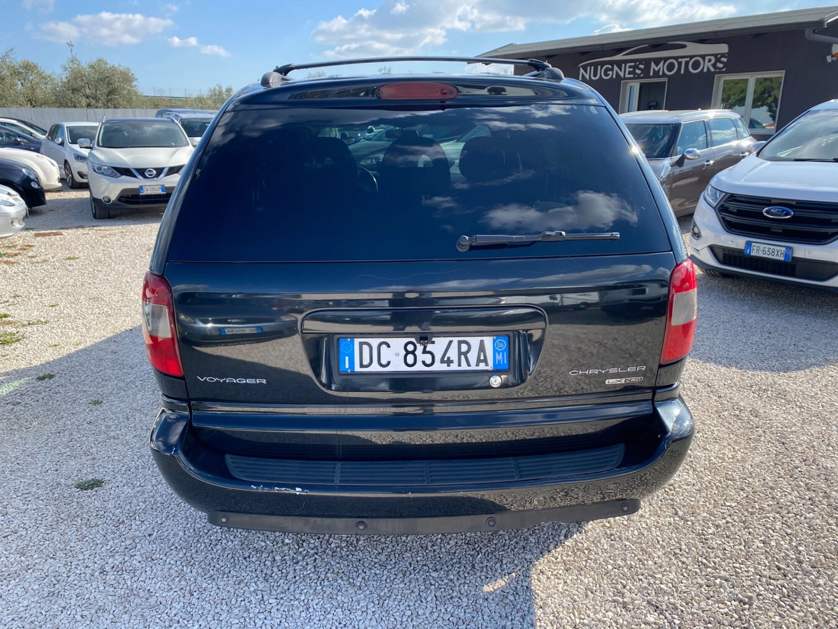 Chrysler Voyager 2.5 CRD cat LX Leather (4)