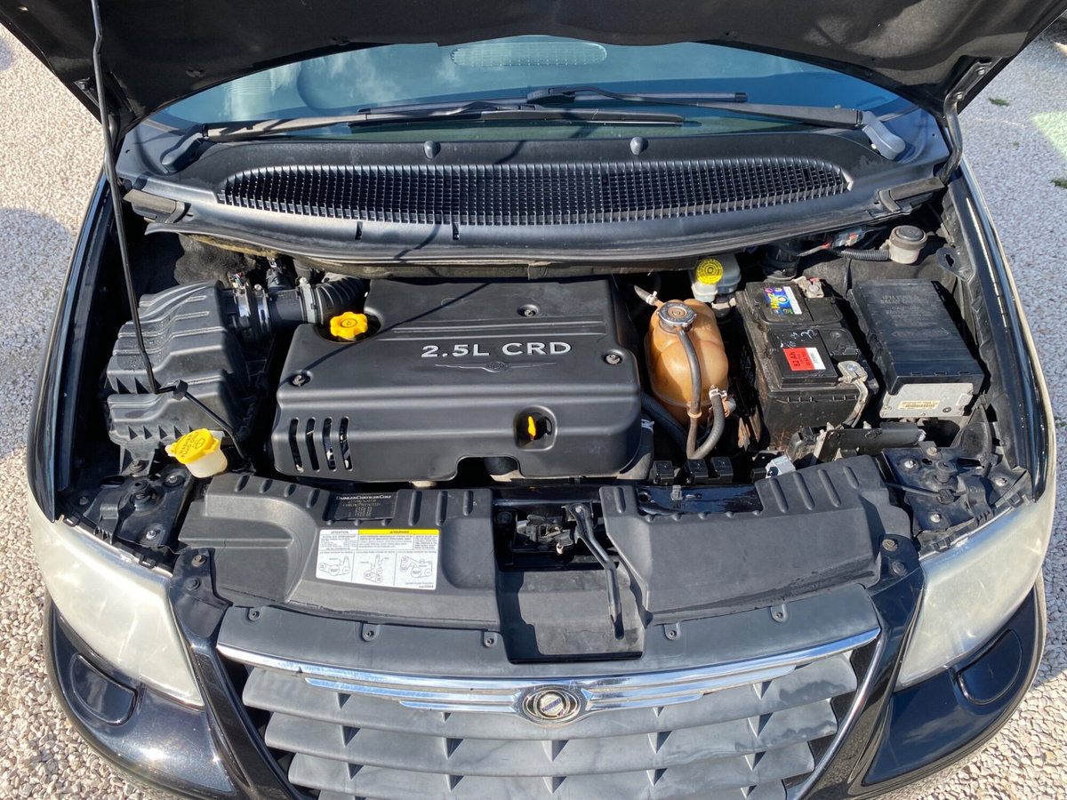 Chrysler Voyager 2.5 CRD cat LX Leather (9)