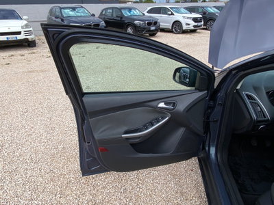 Ford Focus Station Wagon 1.6 TDCi 115 CV SW Titanium (11)