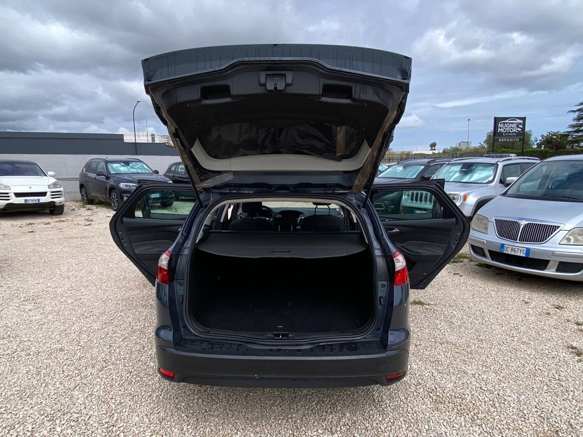 Ford Focus Station Wagon 1.6 TDCi 115 CV SW Titanium (14)